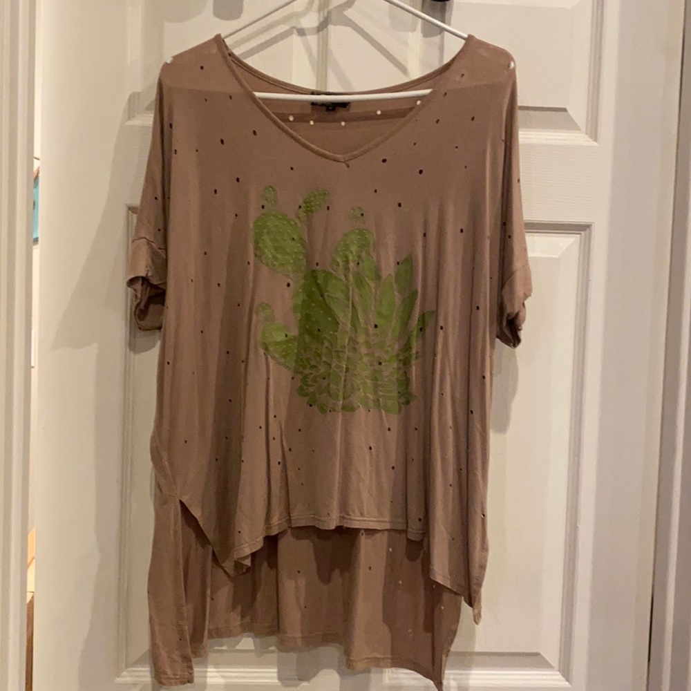 Tan cactus shirt. Good condition. Smoke free home.